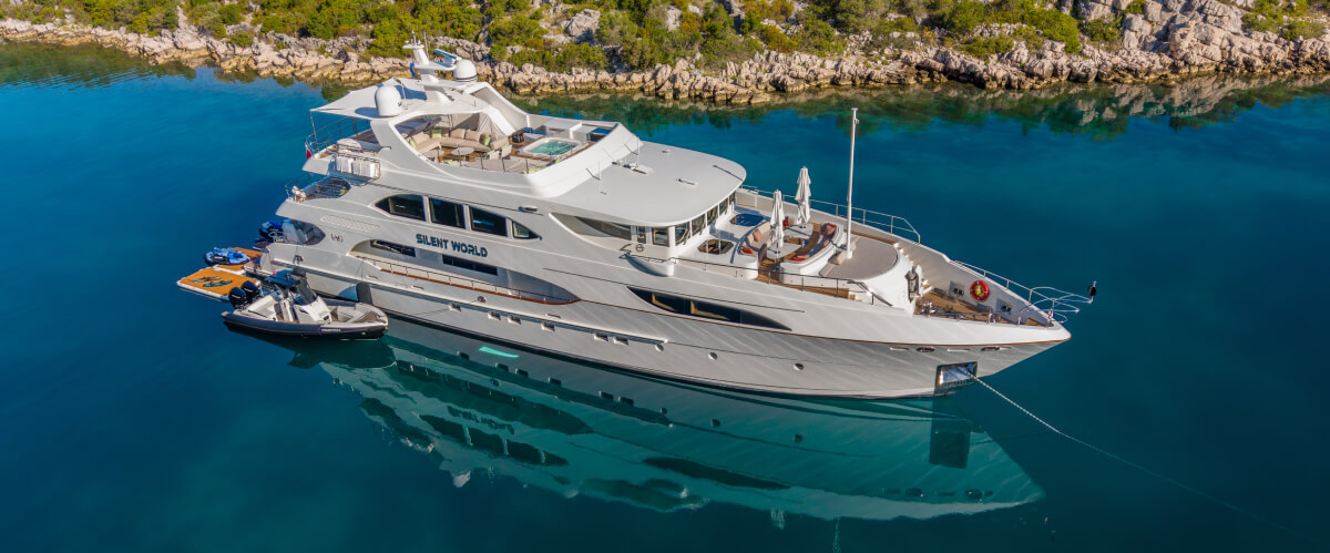 Refit of the interior of motor yacht Silent World in neutral tones